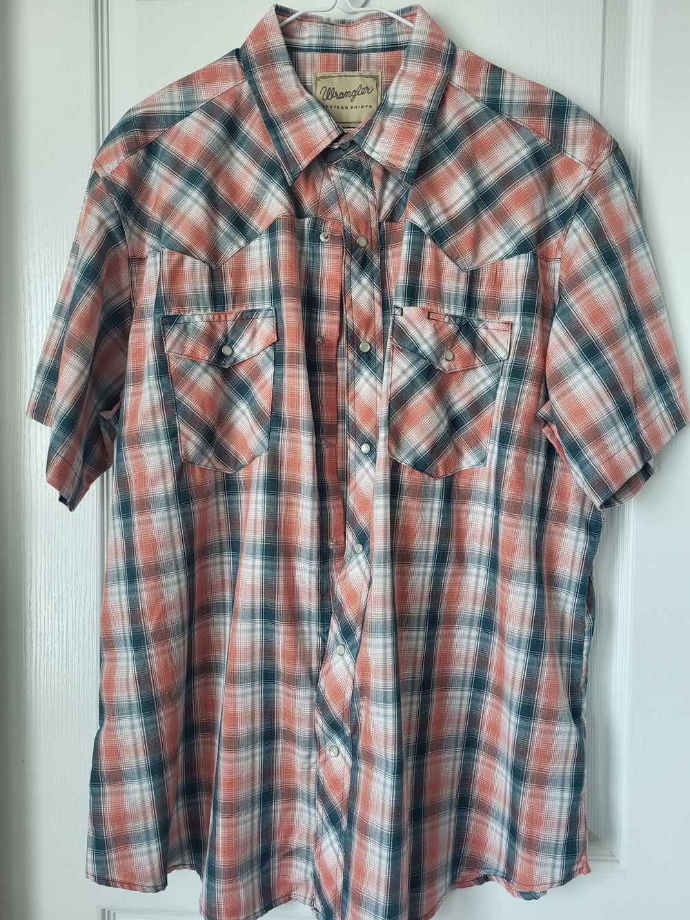 Wrangler Men's Short Sleeve Plaid Pearl Snap Western Shirt - Coral & Gray
